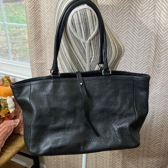 Guia’s Italy Leather Shoulder Bag - Picture 1 of 16